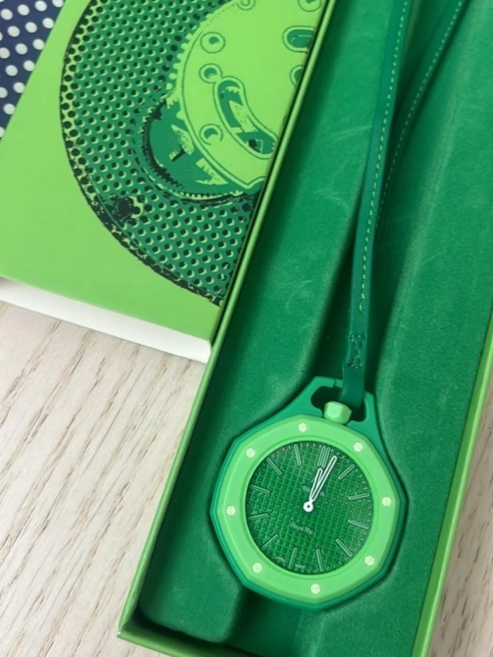 Green Pop Green Eight Silicone Pendant Watch